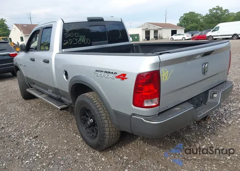 2010 Dodge Ram 1500 Slt/Sport/Trx z USA, uszkodzony, nr VIN 1D7RV1GT3AS198051